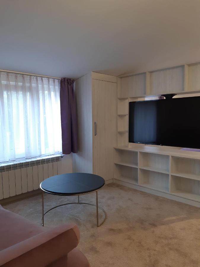 Apartament Magnolia Nearby City Center With Parking Hermannstadt Exterior foto